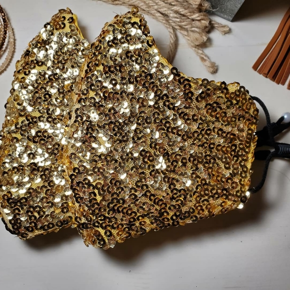 Facemask - Picture 1 of 3